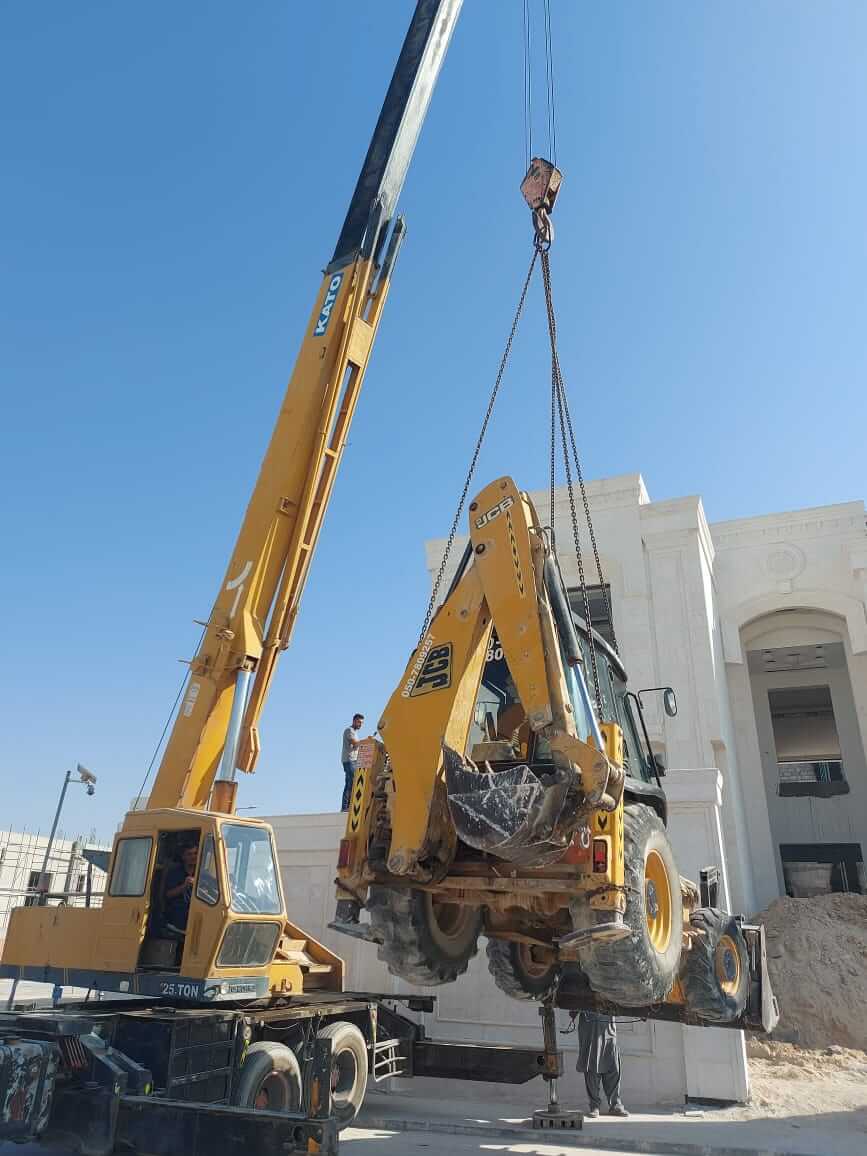 Al Badar mobile crane recovery and heavy lifting service in Dubai